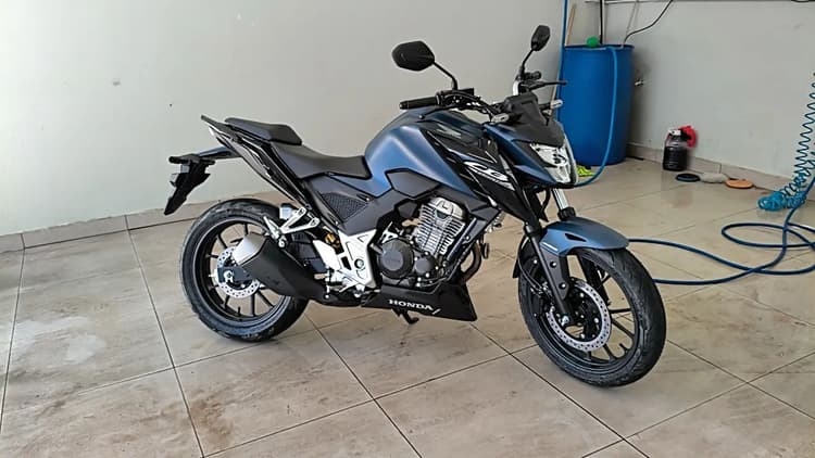 CB300F Twister 2025 Azul