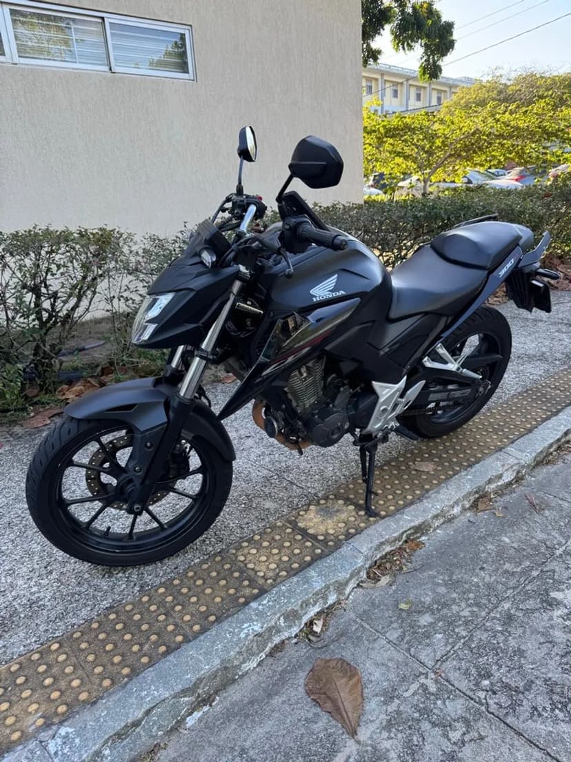 Cb 300f 
