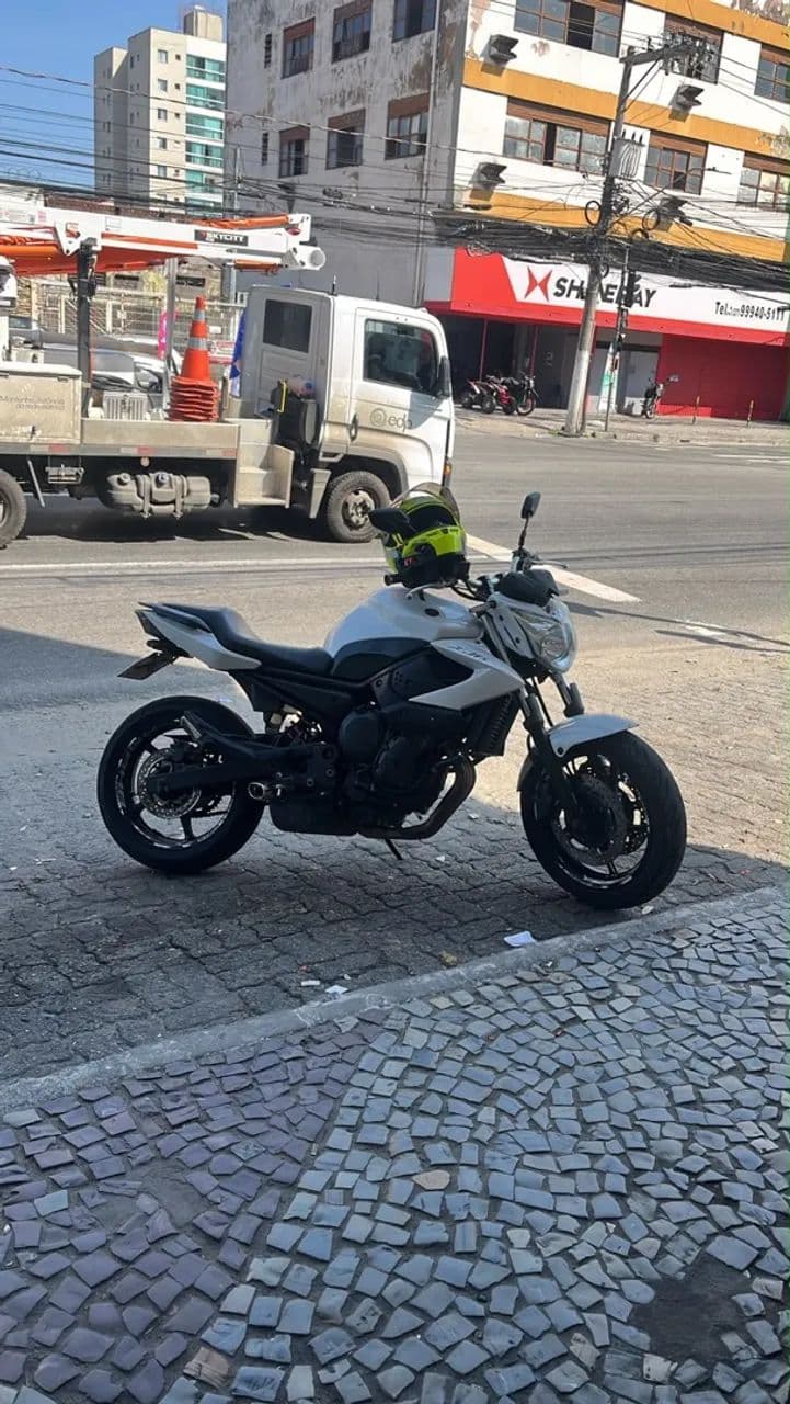 YAMAHA XJ6 N 