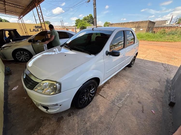 Renault Logan Expression Hi-flex 1.6 8V 4P 2013