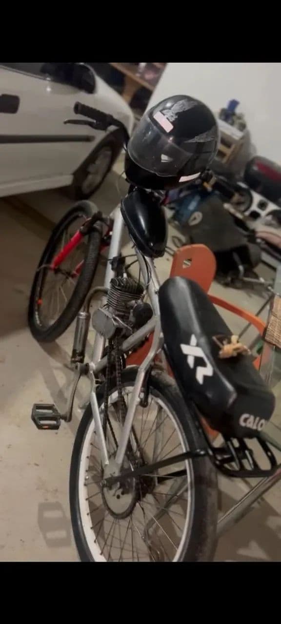 Vendo motorizada .