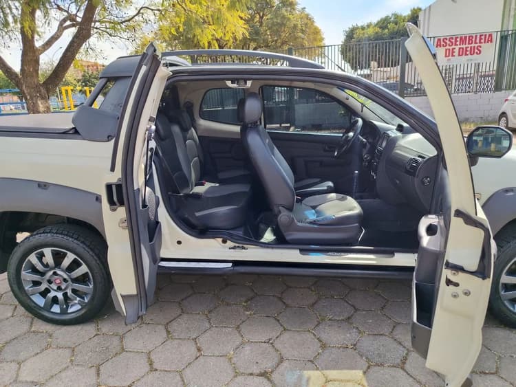 Fiat Strada Adv.ext./ Ext. 1.8 Locker Flex CD 2016