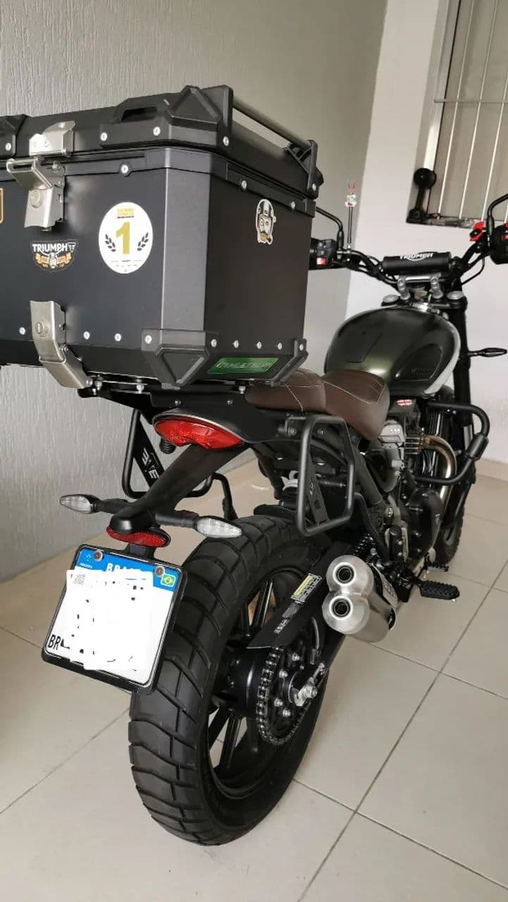 Scrambler 400x com Acessórios 