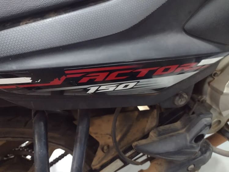 Vendo moto restrição e multas