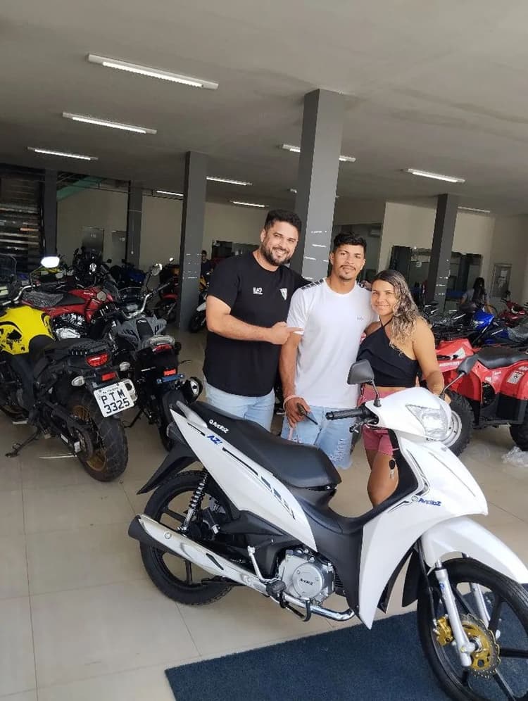 AVELLOZ sem ENTRADA AQUI