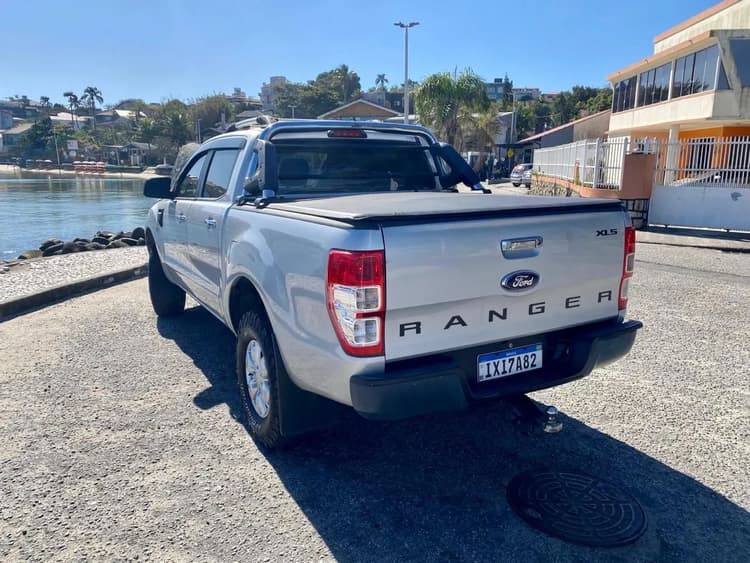 Ford Ranger XLS 2.5 16V 4X2 CD Flex 2015