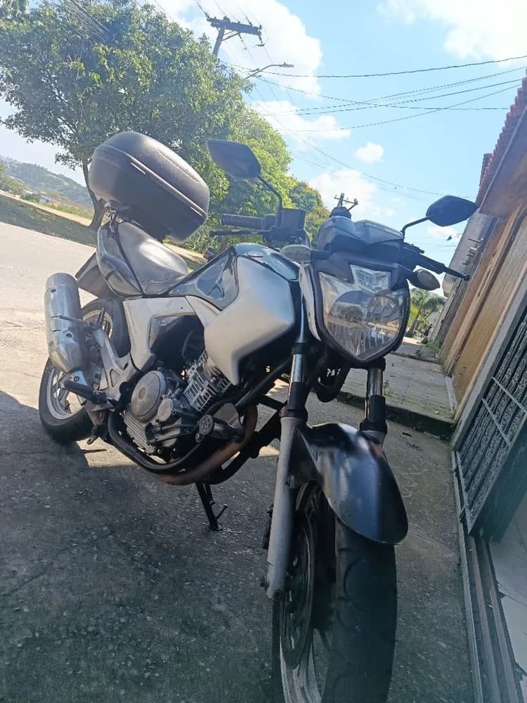 FAZER 250 COM PAINEL DIGITAL 