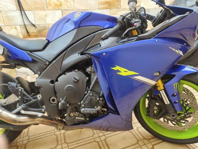 Yamaha R1 2013