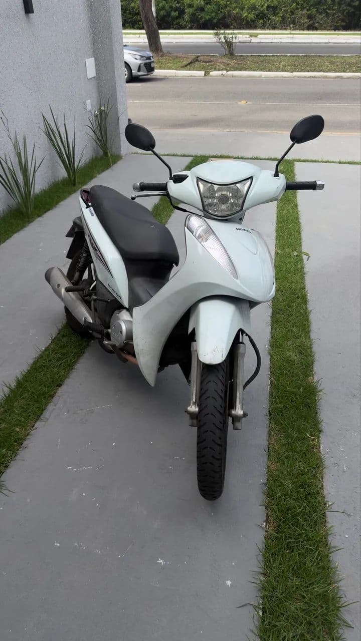 BIZ 125  2016 BRANCA 