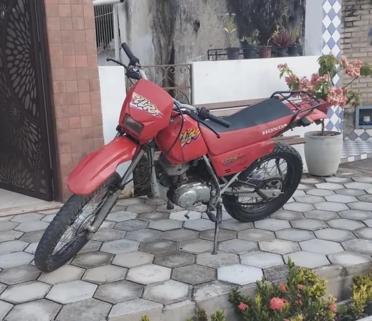 XLR 125 