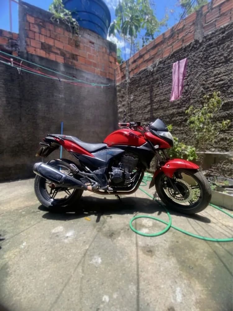 Cb 300 vermelha 
