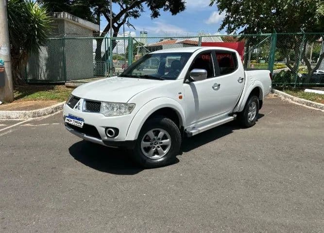 Mitsubishi L200 Triton HPE 3.2 CD TB Int.diesel AUT 2013