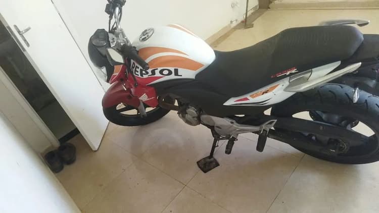 Cb 300 ano 2013 