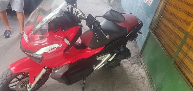 Honda adv 150
