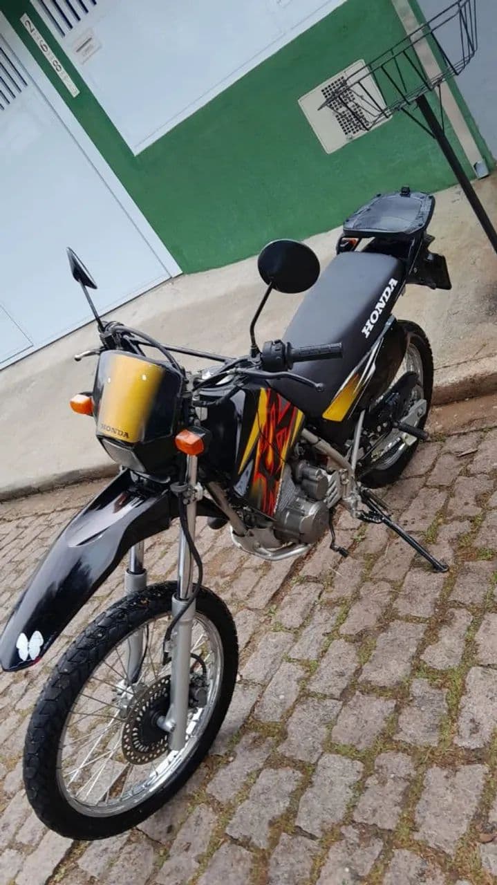 Moto Xr200