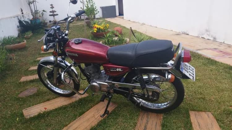 ML 125 ANO 1982 