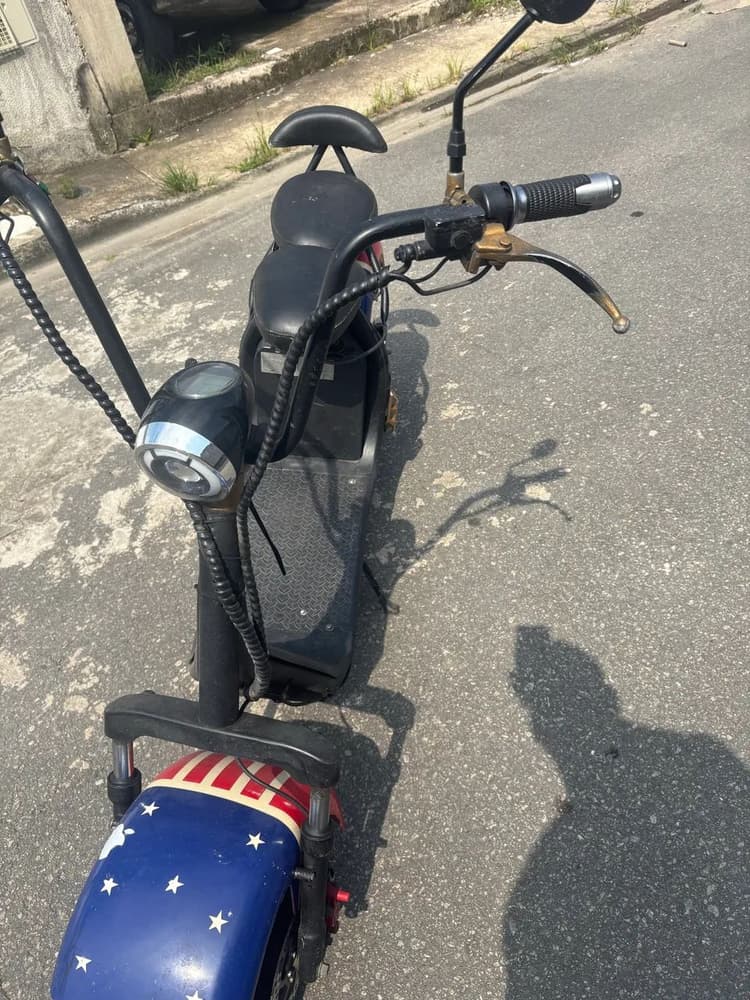 Scooter elétrico 