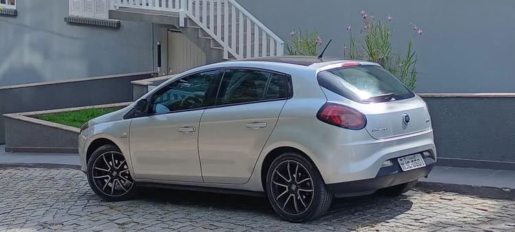 Fiat Bravo Essence Dualogic 1.8 Flex 16V 5P 2012