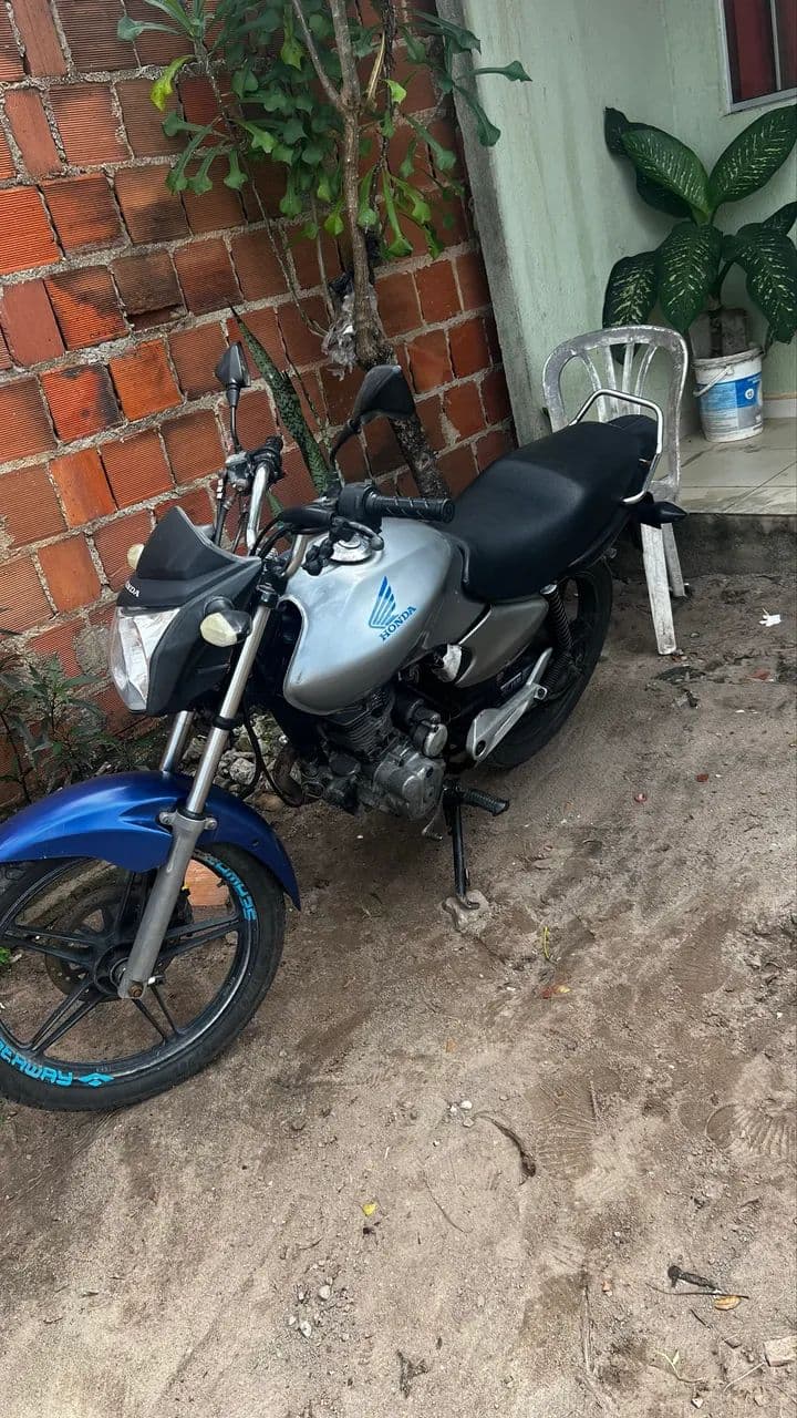 TITAN 125 ES