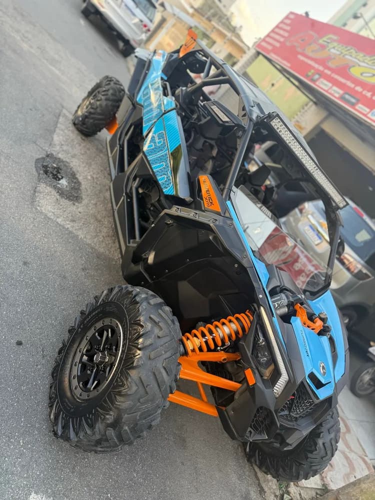 UTV maverick X3 xrs Max 4 lugares 