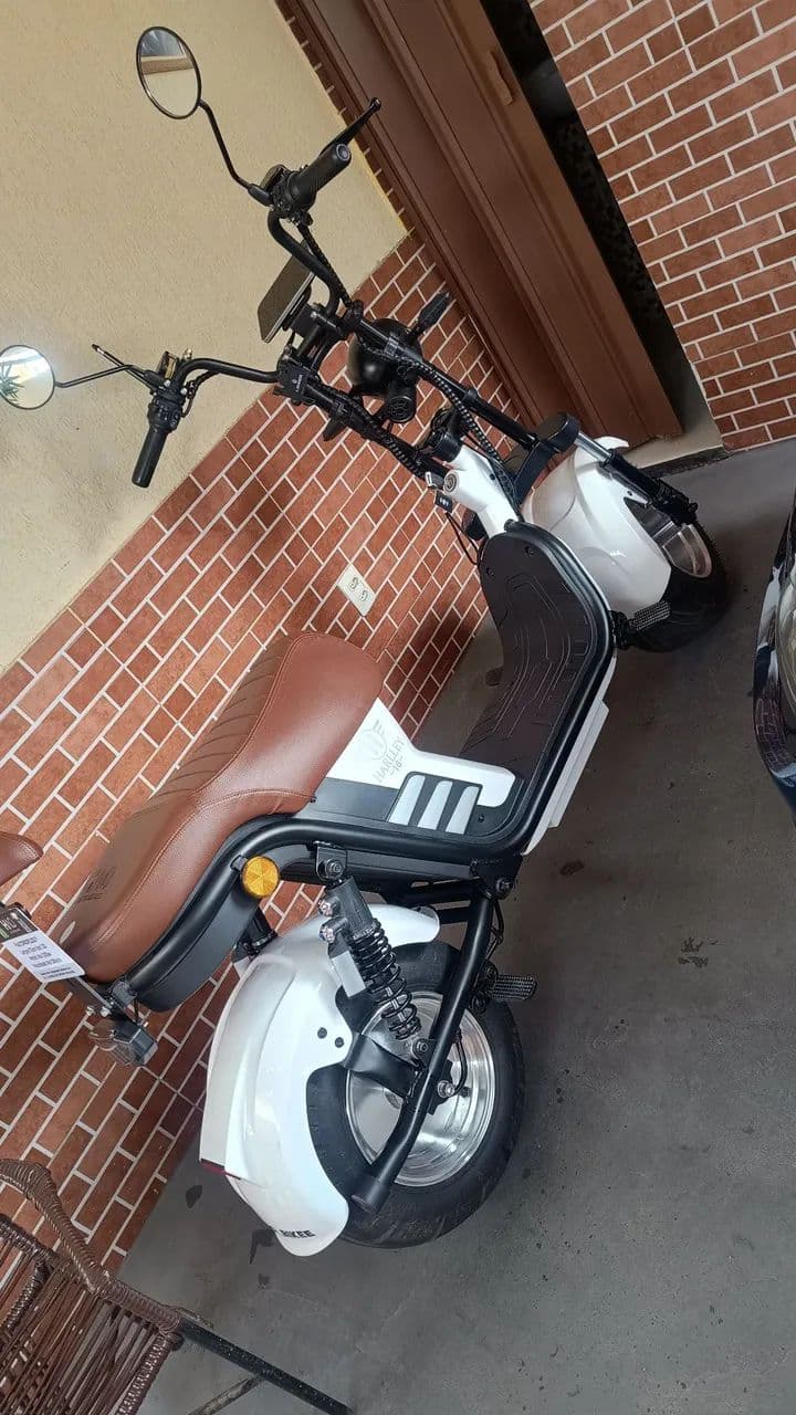 Scooter elétrica 