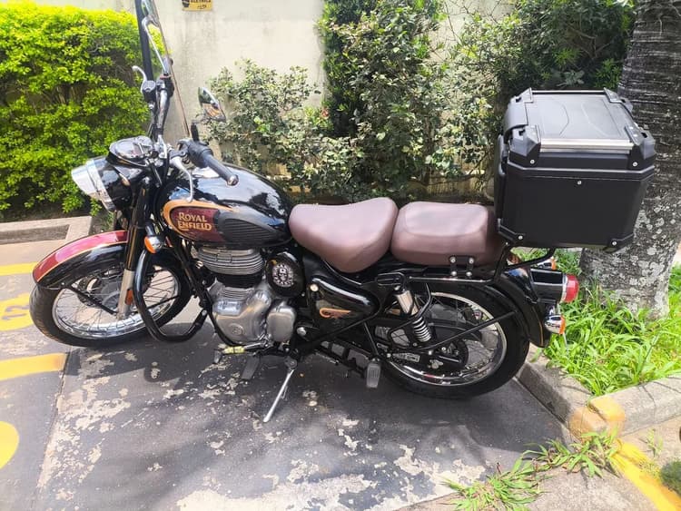 Classic 350 Halcyon Black. 