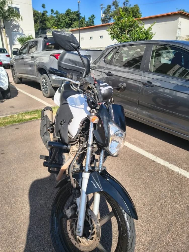 Moto semi nova 
