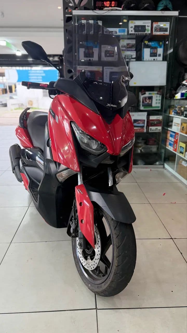 Yamaha X-Max 250cc