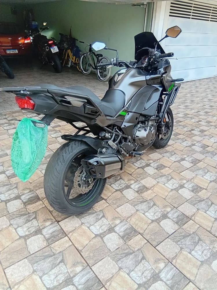 Moto muito nova