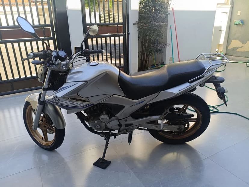 Fazer 250