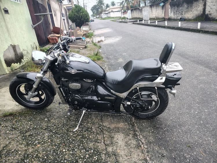 Suzuki Boulevard 