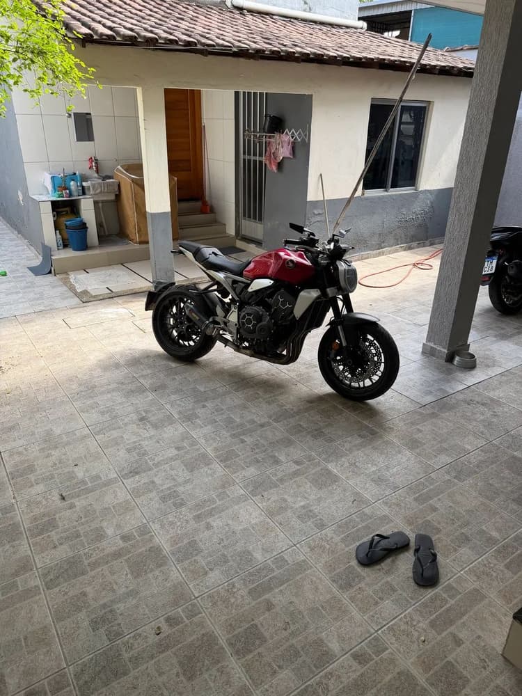 Cb 1000 a mais nova do rio 