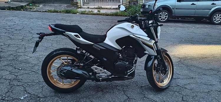 FZ25 CONECTED 