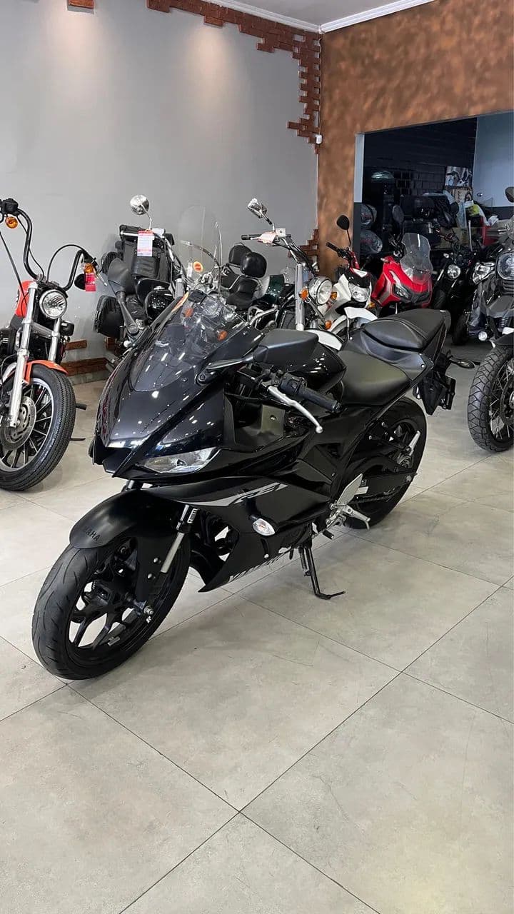 YAMAHA YZF R3