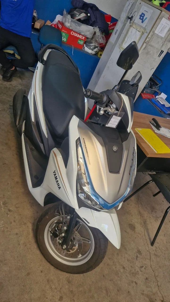 Yamaha fluo 125 ibrida