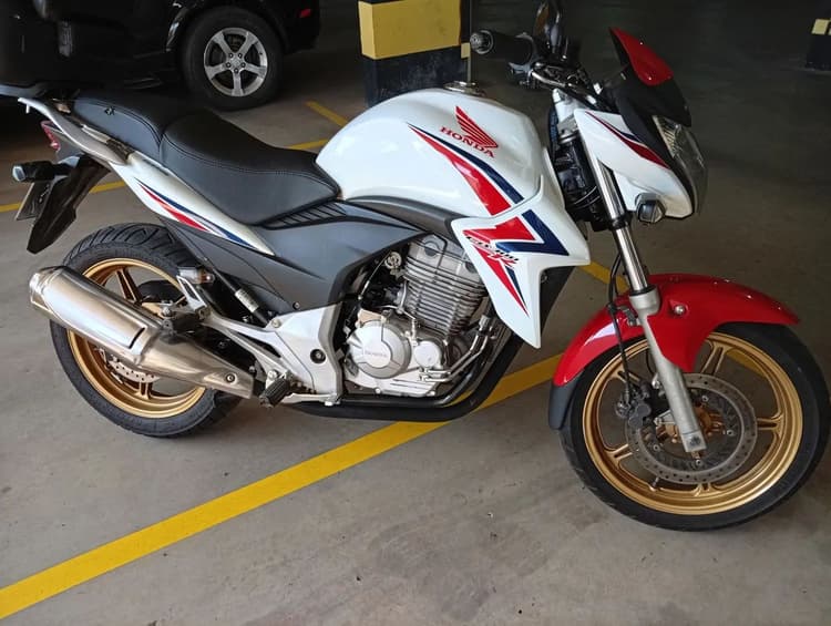 Cb 300  2015 