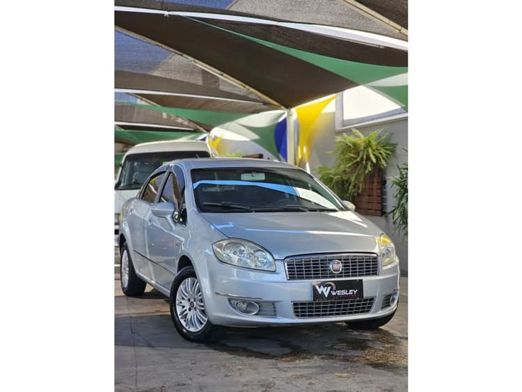 Fiat Linea Essence 1.8 Flex 16V 4P 2013