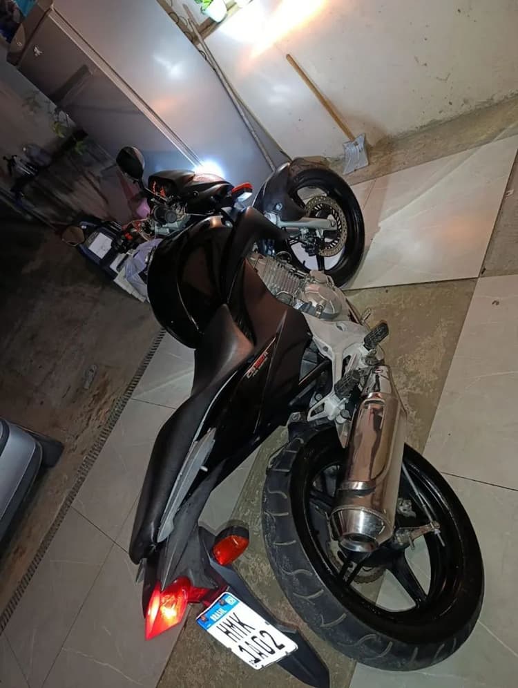 Cb300 , ótimo Estado funcionando perfeitamente, bateria nova. 