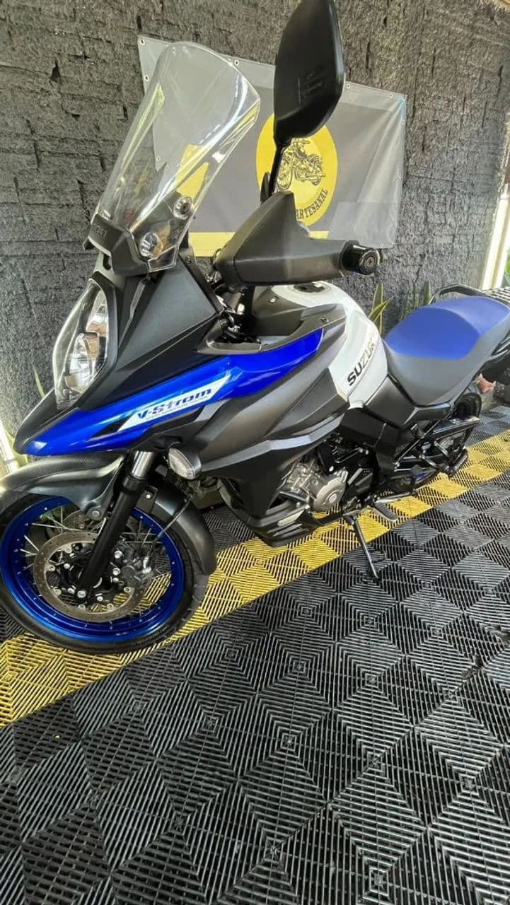 Suzuki Vstrom 650 2025