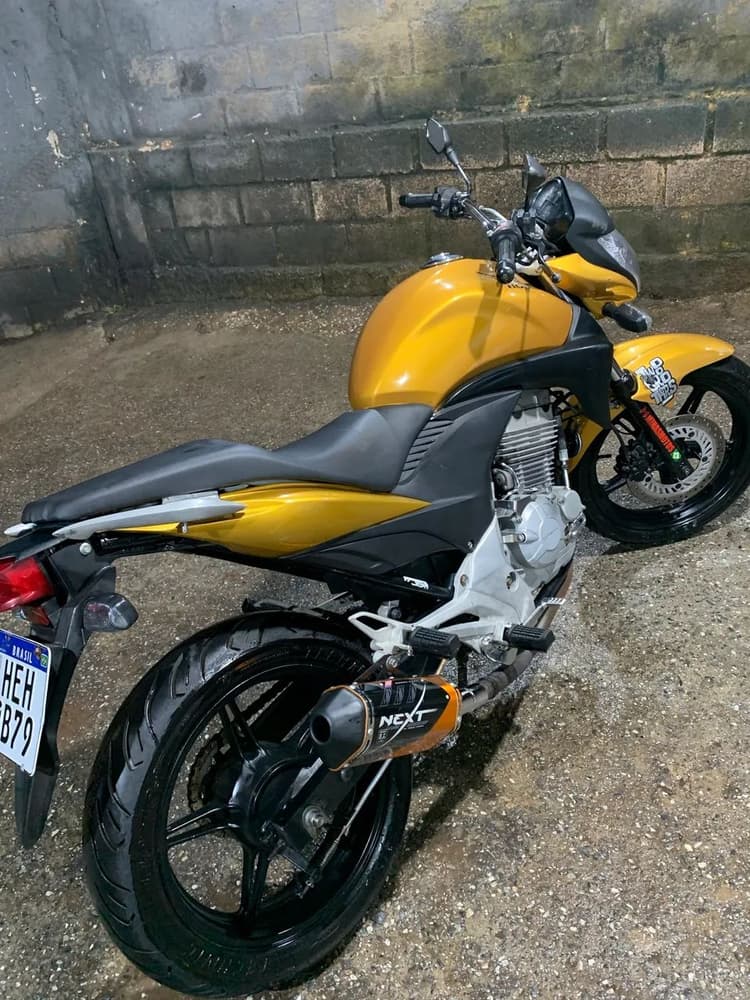 CB 300