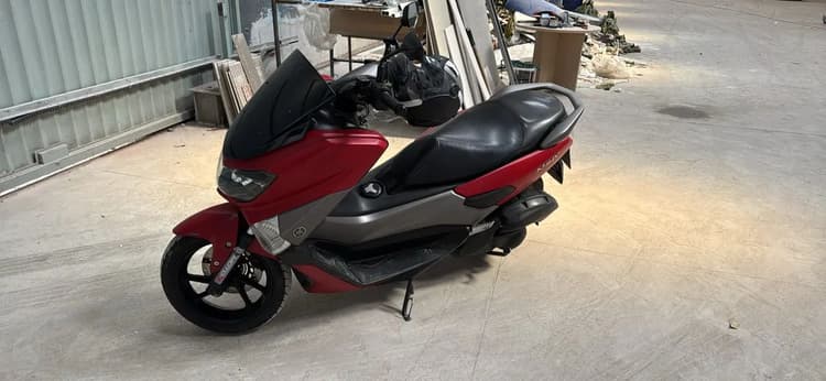 NMAX 2019 em excelente estado