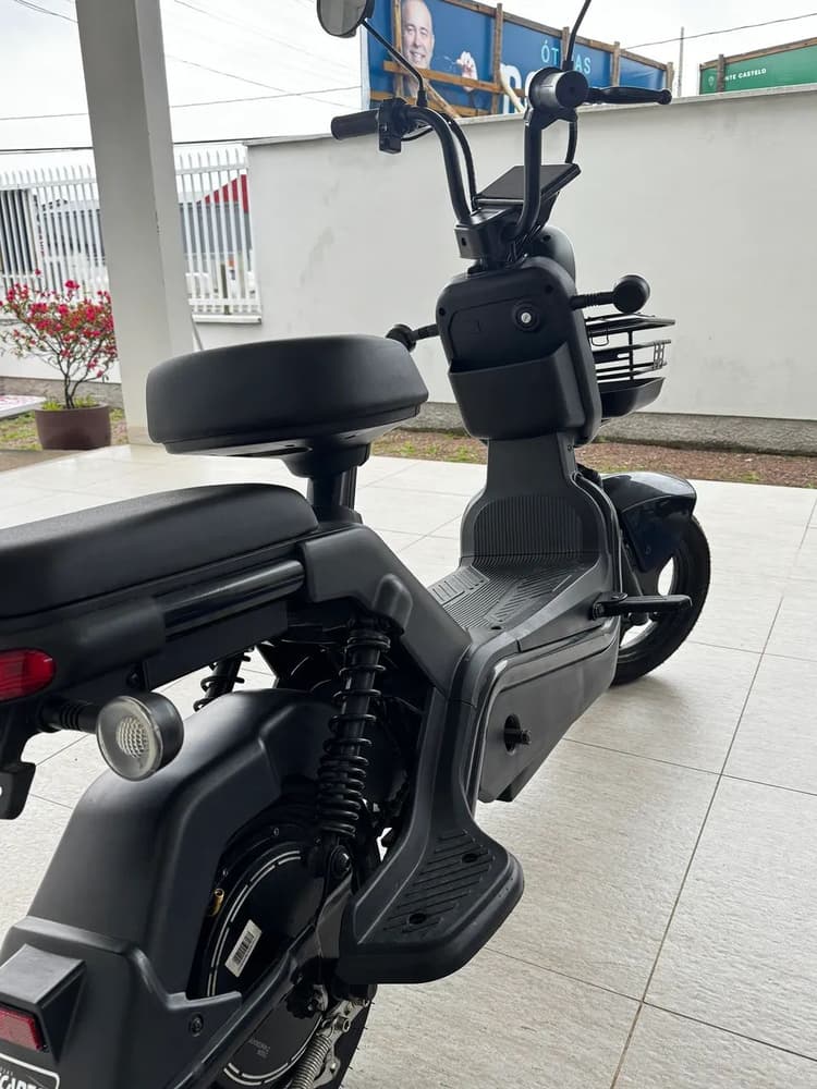 Scooter 650W Elétrica / 2025
