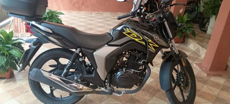Linda DK150! Muito nova! 