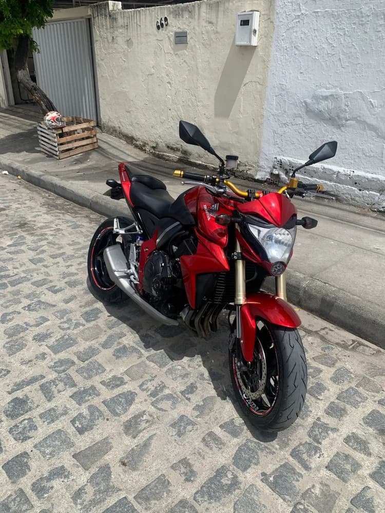 CB 1000 