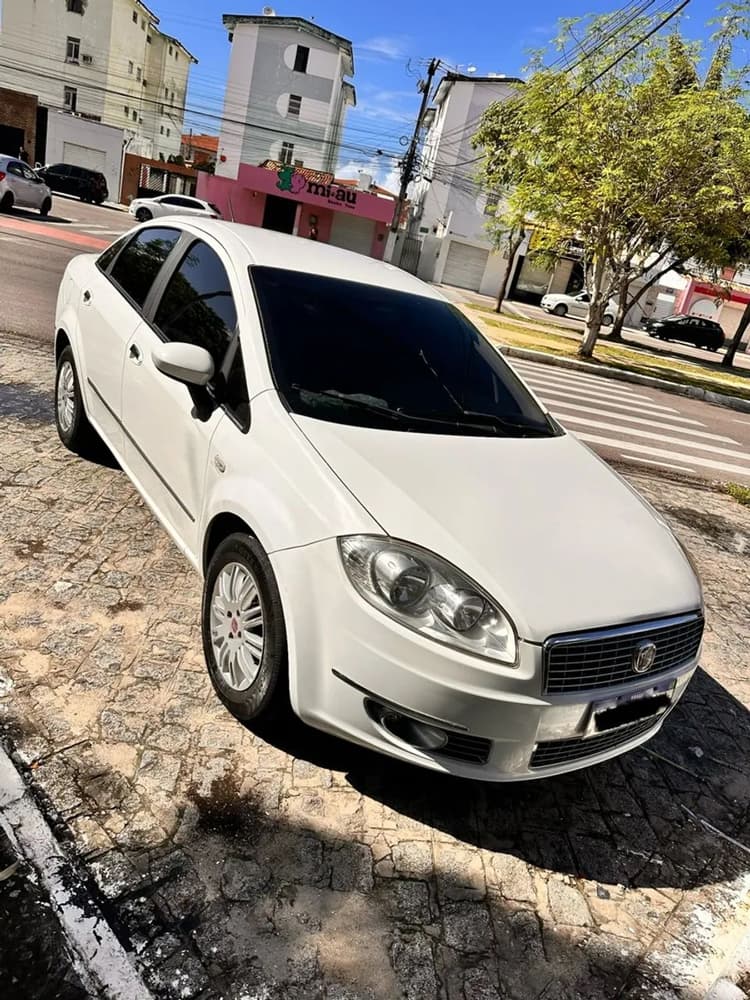Fiat Linea Essence Dualogic 1.8 Flex 16V 4P 2013