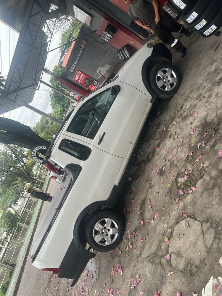Fiat Strada 1.4 MPI Fire Flex 8V CE 2012