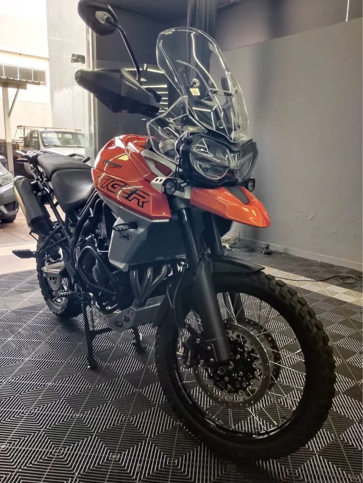 Tiger 800 XCA TOP DE LINHA