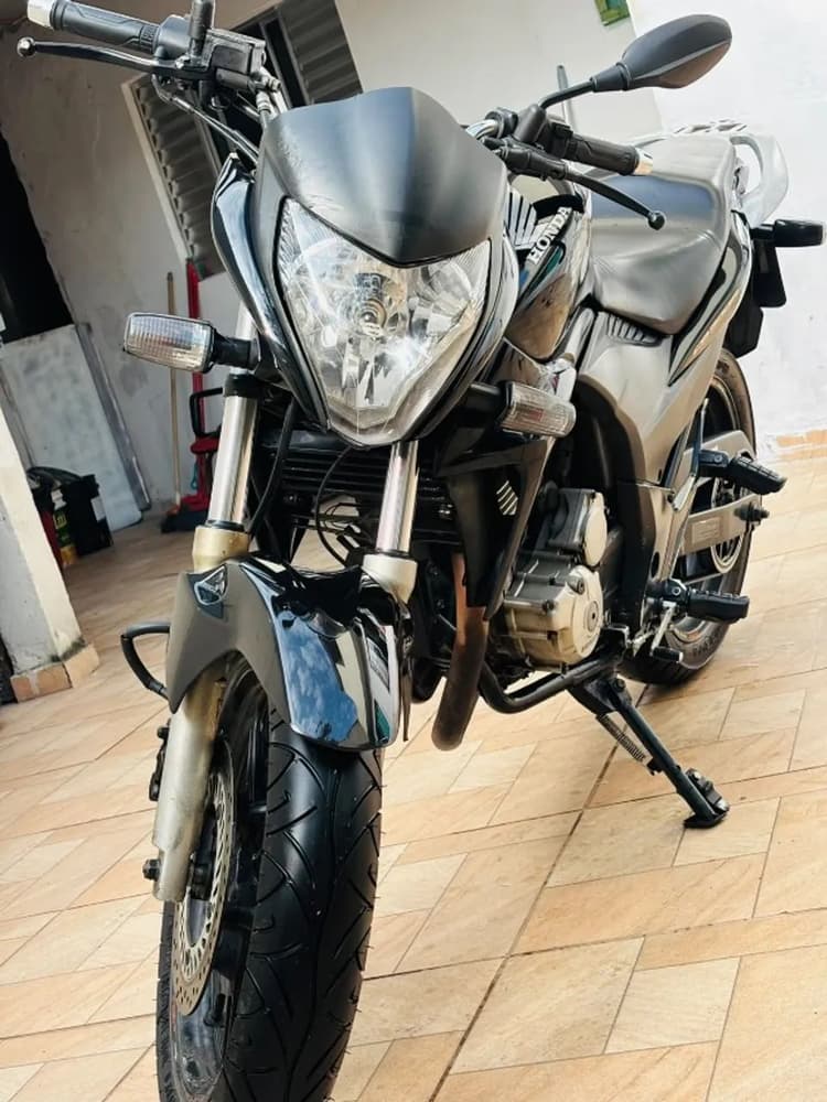 CB300R 2011 Preta