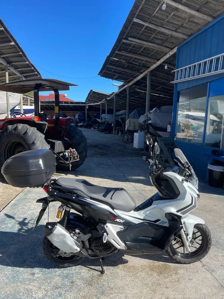 Honda adv 150