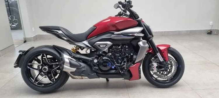 Ducati XDiavel V4